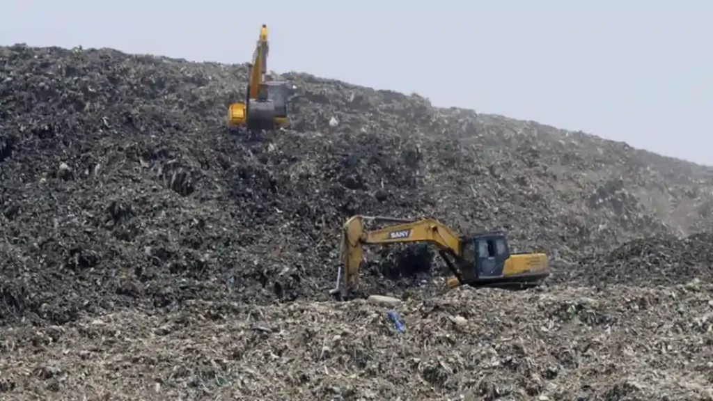 4.79 lakh tonnes cleared in 50 days under DRAP. 70 acres to become green space by 2026.